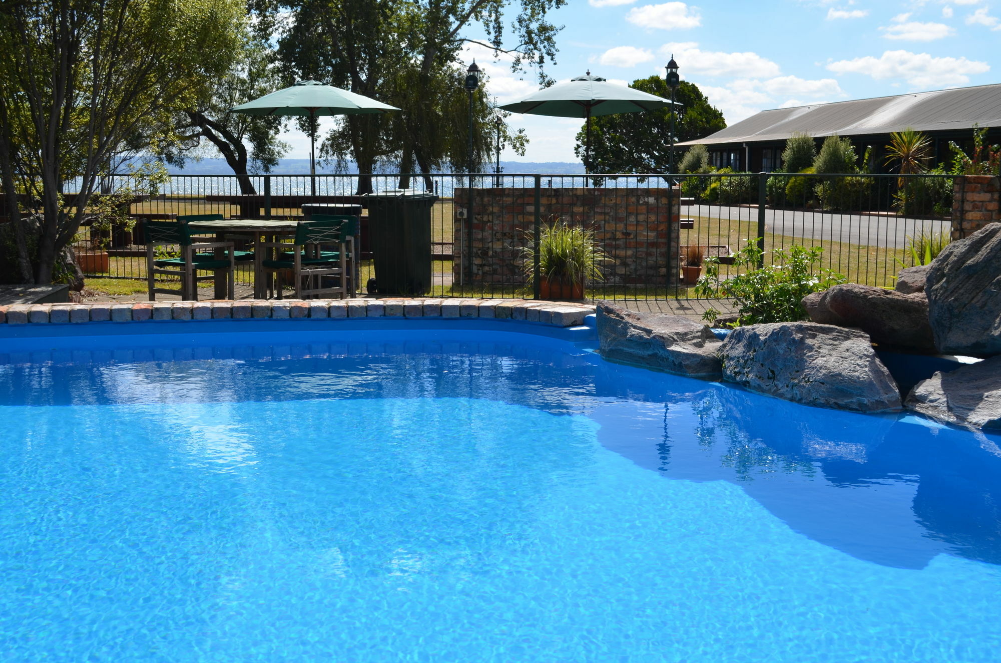 Cedarwood Lakeside Motel & Conference Venue Rotorua Eksteriør bilde